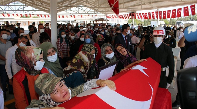 Sudenaz, şehit babasını gözyaşlarıyla uğurladı