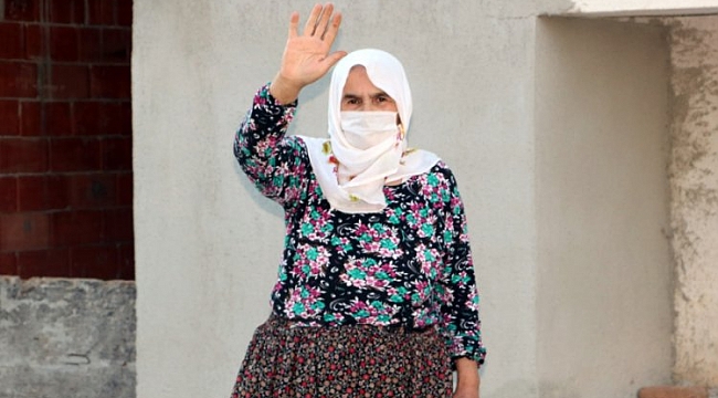 Yaşlı çifti koronavirüs ayırdı