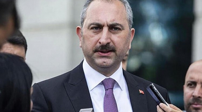 Bakan Gül'den skandal manşete tepki