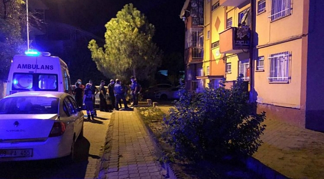Emekli öğretmen evinde ölü bulundu