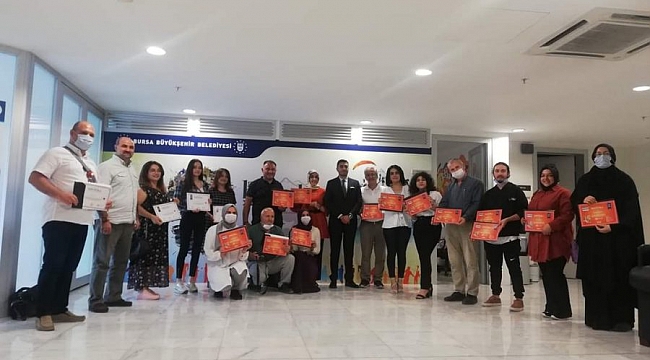 Bursa Medya Okulu'nda sertifika heyecanı