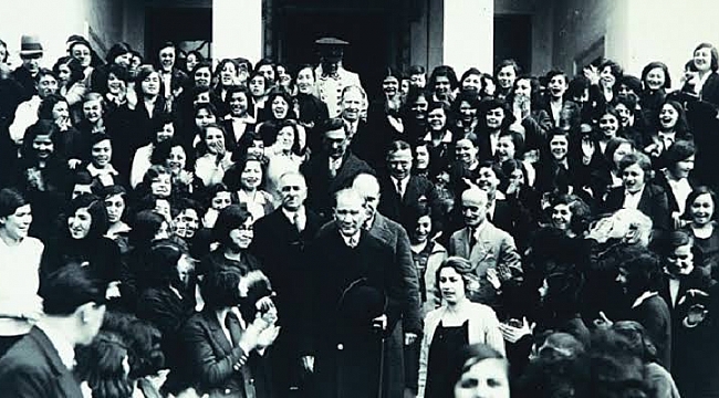 Cumhuriyet yarınlarımızın teminatıdır