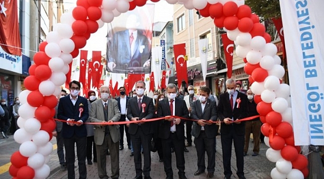İnegöl'de Cumhuriyet sergisi açıldı
