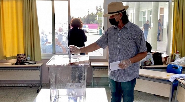 KKTC'de oy verme işlemi başladı