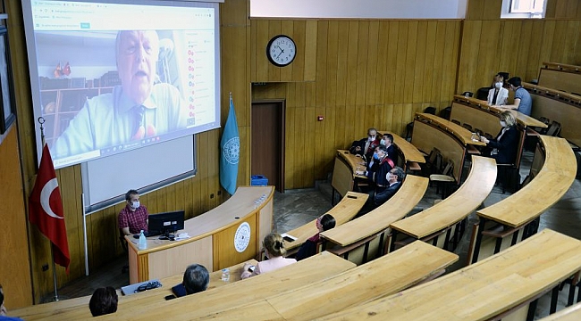 Uludağ Tıp Fakültesi'nde ilk ders zili 'online' çaldı