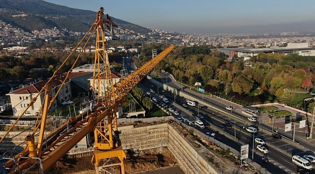80 metre yüksekte Ata'ya saygı