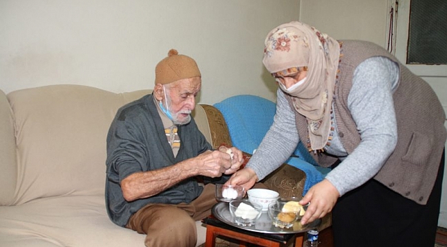 96 yaşında koronavirüsü yenen Hamdi dede sırrını böyle açıkladı
