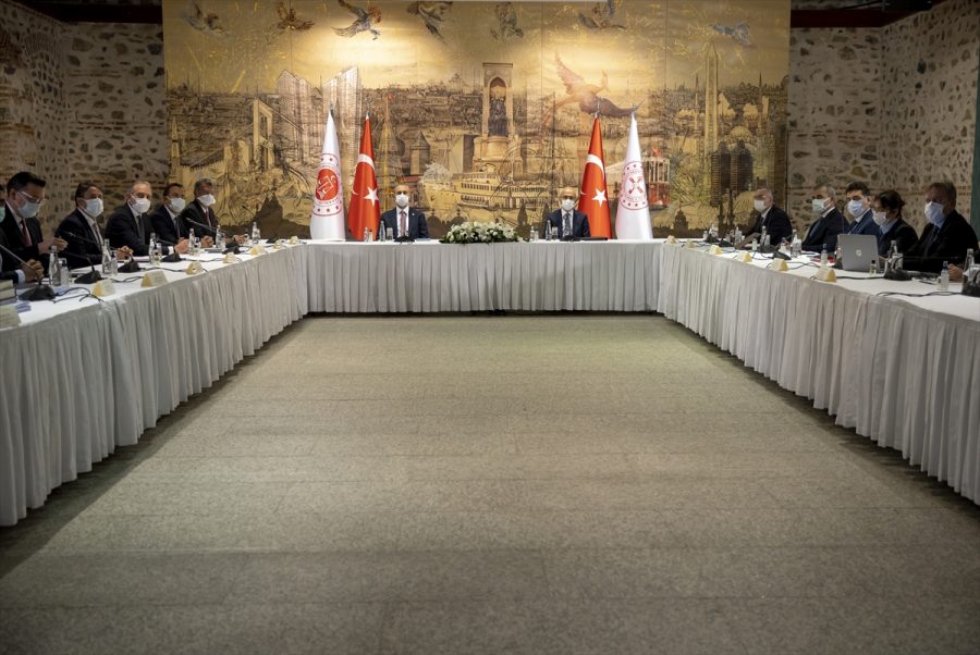 Bakan Elvan ile Gül, TÜSİAD üyeleriyle biraraya geldi