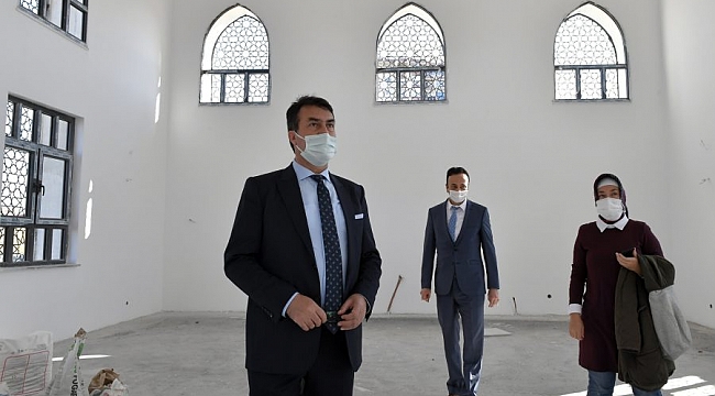 Başkan Dündar, Yenikent Cami'nde incelemelerde bulundu