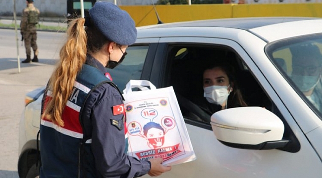 Bursa'da jandarma KADES broşürü dağıttı