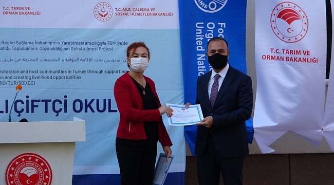 Bursa'nın Uygulamalı Çiftçi Okulu ilk sertifikalarını verdi