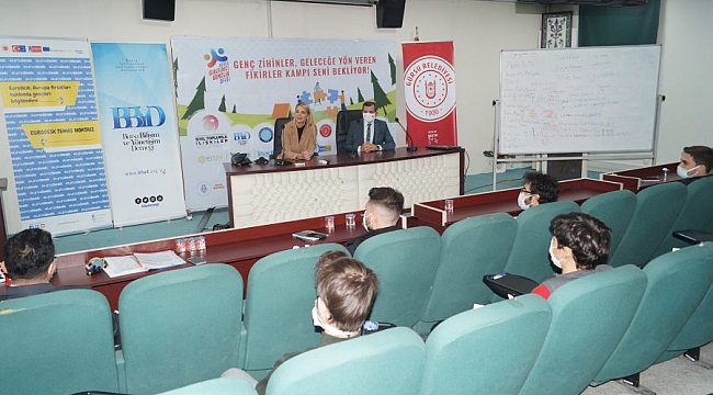 DOSABSİAD Başkanı Çevikel gençlere tecrübelerini aktardı