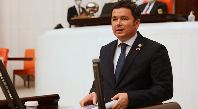 Erkan Aydın, elektrik faturalarını TBMM'ye taşıdı