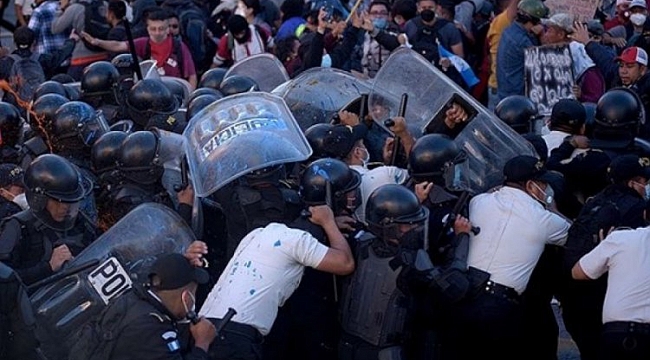 Guatemala'da hükümetin 2021 bütçesi protesto edildi