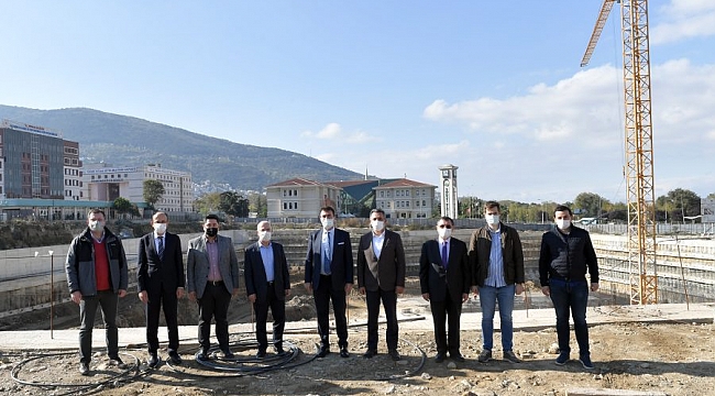 İş adamlarından Osmangazi Meydanı'na tam not