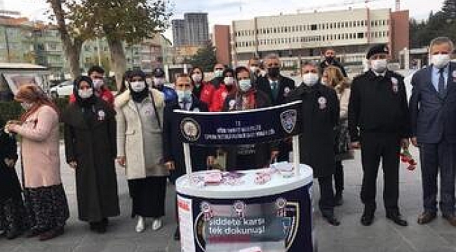 KADES standında kadınlar bilgilendirildi