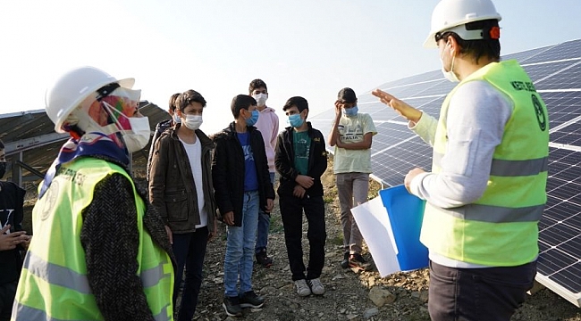 Kestel Belediyesi, Güneş Enerji Santrali'nin kapılarını öğrencilere açtı