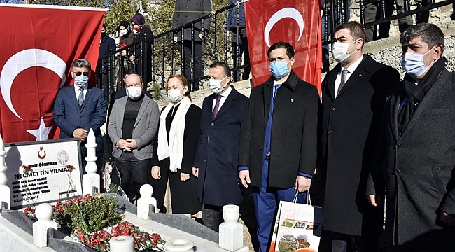 Necmettin öğretmenin kabrinde 24 Kasım buruk geçti