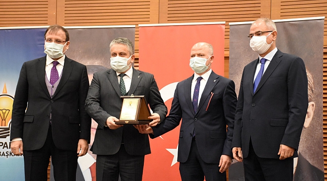 AK Parti Bursa'da devir teslim töreni