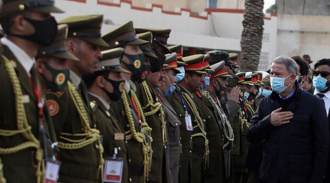 Bakan Akar Libya'da mezuniyet törenine katıldı