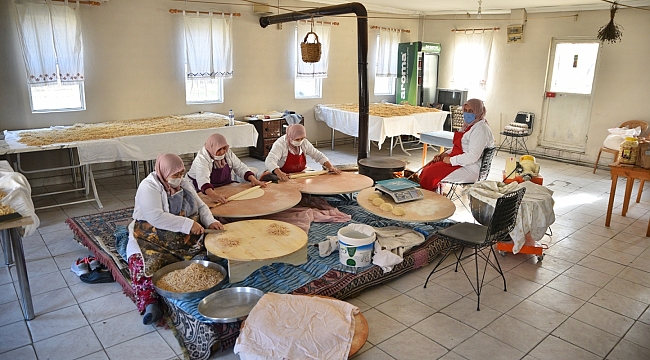 Büyükşehir’in yardımlarına anne eli değdi