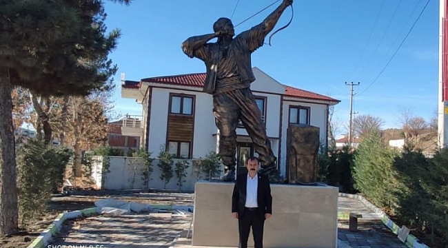 Harmancık'a rekortmen okçunun heykeli dikildi