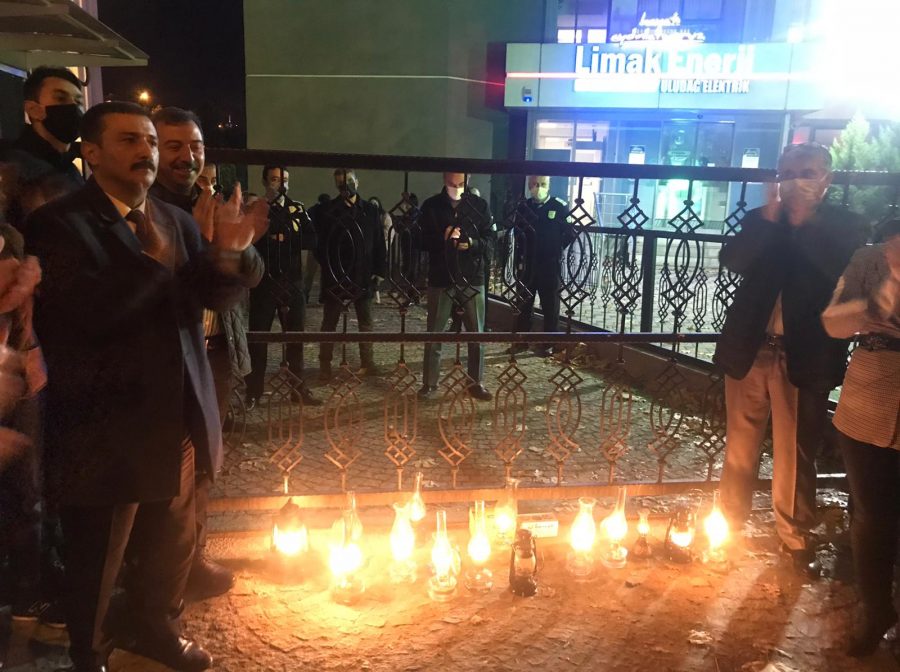 İYİ Parti'den gaz lambalı protesto