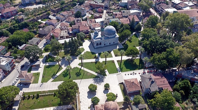 İznik Yeşil Camii meydanla taçlandı