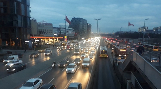 Kısıtlama bitti, trafik başladı