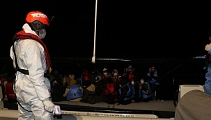 Ayvalık'ta göçmenler kurtarıldı 