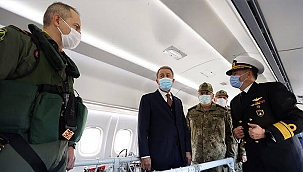 Bakan Akar'dan Deniz Kuvvetlerinin yeni uçağında inceleme 