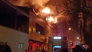 Bursa'da 2 katlı ev alevler içinde kaldı 