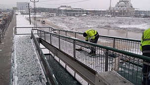 Bursa'da alt ve üst geçitlere '48 saatlik' müdahale 