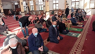 Gazze Şeridi'nde 37 gün sonra camiler açıldı 