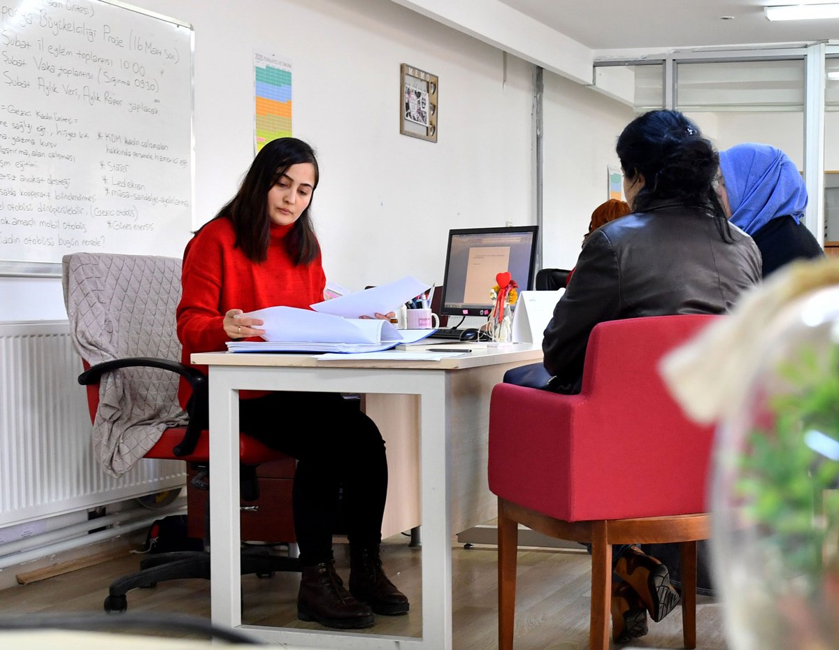 Kadınlar psikolojik şiddetten kaçıyor