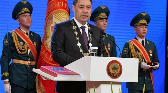 Kırgızistan' da Caparov, görevine başladı