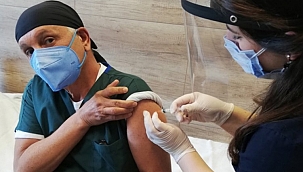 Kovid-19 aşısı yaptıran sağlık çalışanı sayısı 700 bine yaklaşıyor 