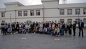 Öğrencilerin 'misafirliği' fidanlarla ölümsüzleştirildi