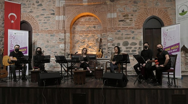 Osmangazi'de sohbet tadında müzik