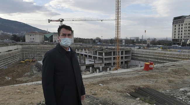 Osmangazi Meydanı yol seviyesine yükseldi