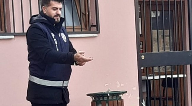 Sokak hayvanlarına polis şefkati
