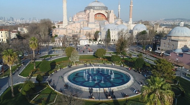 Sultanahmet Meydanı'na turist akını