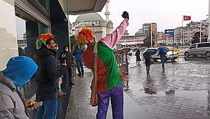 Taksim Meydanı'nda turistlere selfie tuzağı 