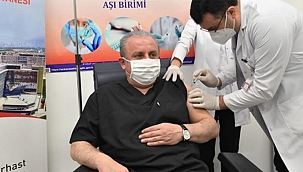 TBMM Başkanı Şentop aşı oldu 