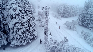 Uludağ'da elektrik ekiplerinin zorlu mesaisi 