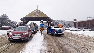 Uludağ'da kar yağışı etkili oluyor