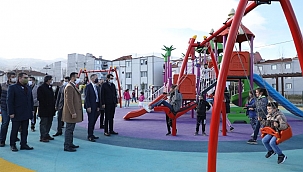 Yeniceköy'de revize edilen çocuk oyun alanı hizmete girdi 