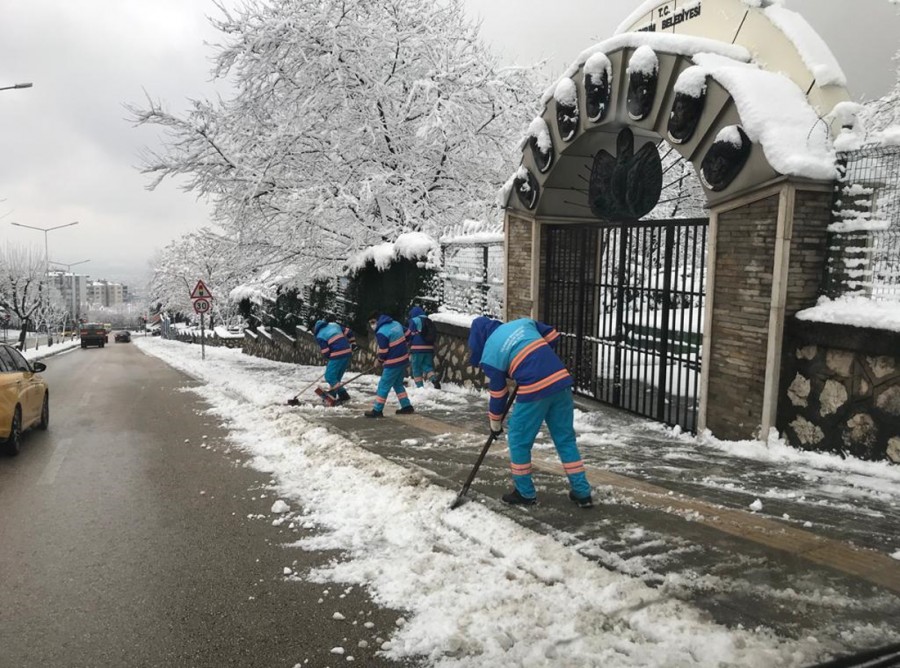 Yıldırım'da kar timi 7/24 görevde