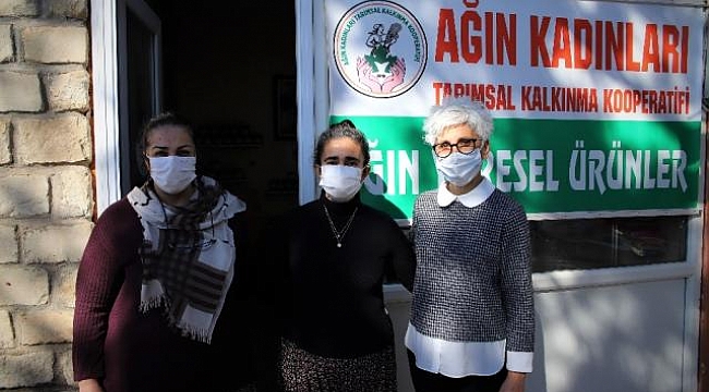 28 kadın yöresel ürünlerle pazara girdi
