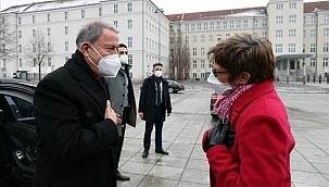 Bakan Akar, Alman mevkidaşı ile görüştü